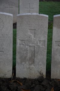 Lijssenthoek Military Cemetery - Staley, S