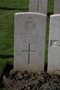 Lijssenthoek Military Cemetery - Standding, F