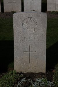 Lijssenthoek Military Cemetery - Staples, Edward Leson