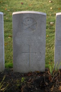 Lijssenthoek Military Cemetery - Steggles, J M C