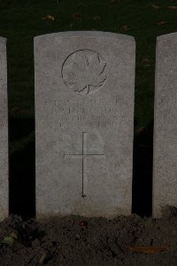 Lijssenthoek Military Cemetery - Stephenson, P