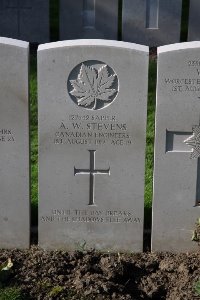 Lijssenthoek Military Cemetery - Stevens, Arthur William