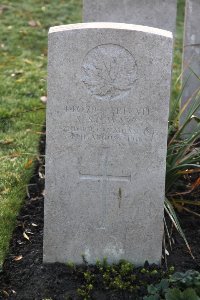 Lijssenthoek Military Cemetery - Stewart, S