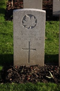 Lijssenthoek Military Cemetery - Stokes, Hugh Norman