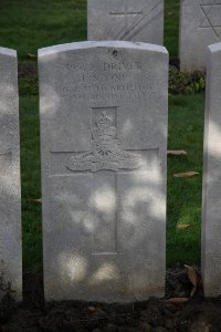 Lijssenthoek Military Cemetery - Stone, J