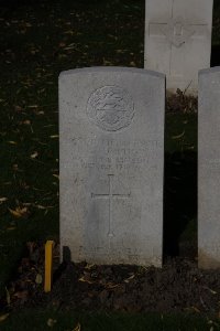 Lijssenthoek Military Cemetery - Sumption, Henry George