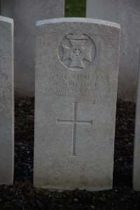 Lijssenthoek Military Cemetery - Sutcliffe, Dick
