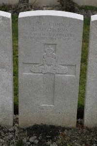 Lijssenthoek Military Cemetery - Sutherns, F