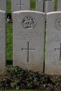 Lijssenthoek Military Cemetery - Sutton, Rowland