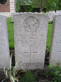 Lijssenthoek Military Cemetery - Sutton, W