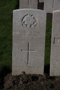 Lijssenthoek Military Cemetery - Sutton, William Robert