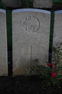 Lijssenthoek Military Cemetery - Swale, Richard