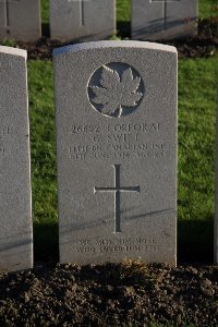 Lijssenthoek Military Cemetery - Swift, George