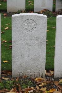 Lijssenthoek Military Cemetery - Swinton, T