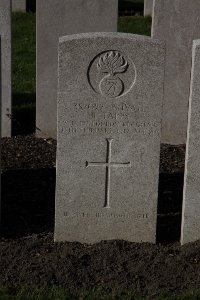 Lijssenthoek Military Cemetery - Tapps, Benjamin