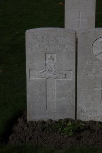 Lijssenthoek Military Cemetery - Taylor, A G