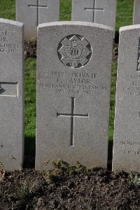 Lijssenthoek Military Cemetery - Taylor, F