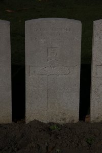 Lijssenthoek Military Cemetery - Taylor, P