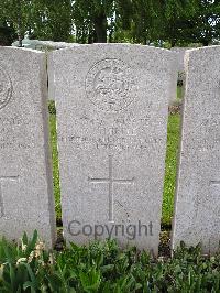 Lijssenthoek Military Cemetery - Thirtle, C