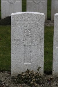 Lijssenthoek Military Cemetery - Thistlethwaite, George