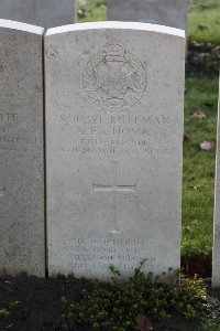 Lijssenthoek Military Cemetery - Thomas, Albert Edward