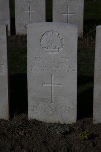 Lijssenthoek Military Cemetery - Thomas, Harry Ernest