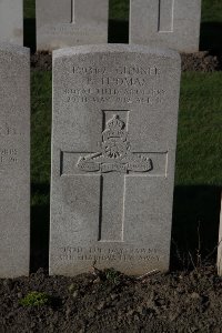 Lijssenthoek Military Cemetery - Thomas, Peter