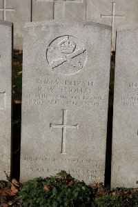 Lijssenthoek Military Cemetery - Thomas, Reginald Walton