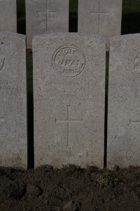 Lijssenthoek Military Cemetery - Thomas, R A