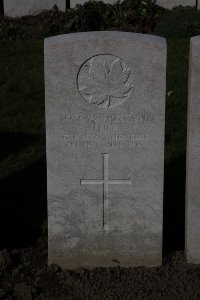 Lijssenthoek Military Cemetery - Thomas, W
