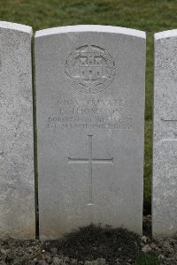 Lijssenthoek Military Cemetery - Thompson, E