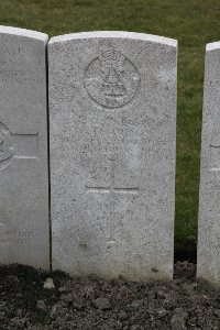 Lijssenthoek Military Cemetery - Thompson, W