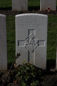 Lijssenthoek Military Cemetery - Thornhill, H