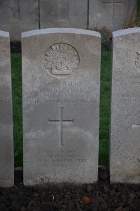 Lijssenthoek Military Cemetery - Thornton, Lewis