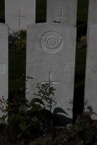Lijssenthoek Military Cemetery - Thorpe, Percy