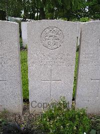 Lijssenthoek Military Cemetery - Thorpe, T