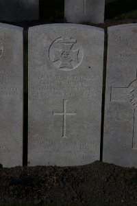 Lijssenthoek Military Cemetery - Thurston, G H