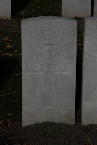 Lijssenthoek Military Cemetery - Tiffany, S