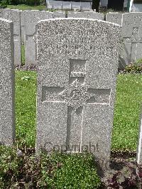 Lijssenthoek Military Cemetery - Tipping, Noah