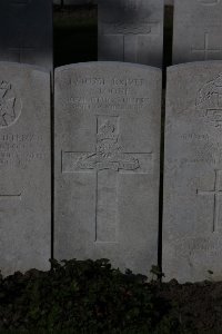 Lijssenthoek Military Cemetery - Toone, A