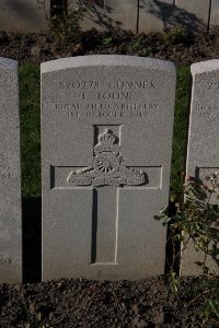 Lijssenthoek Military Cemetery - Toone, T