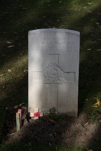 Lijssenthoek Military Cemetery - Travers, George