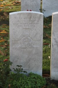 Lijssenthoek Military Cemetery - Trodden, T