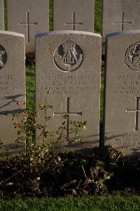 Lijssenthoek Military Cemetery - Tucker, J S