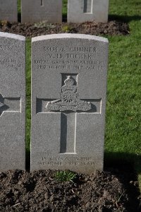 Lijssenthoek Military Cemetery - Tucker, Victor Henry