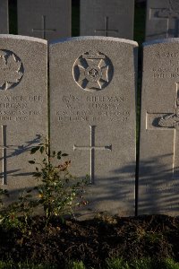 Lijssenthoek Military Cemetery - Tummey, William Edgar