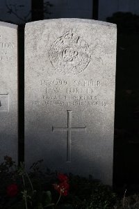 Lijssenthoek Military Cemetery - Turner, Thomas William