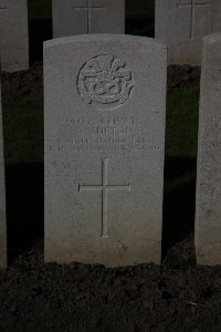 Lijssenthoek Military Cemetery - Turton, R