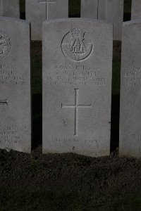 Lijssenthoek Military Cemetery - Twizell, Ralph William