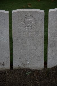 Lijssenthoek Military Cemetery - Vallis, N A J
